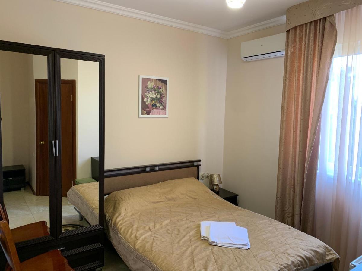 Guest House Aphyn Leto Gagra Exterior foto