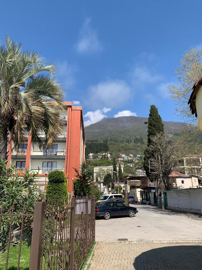 Guest House Aphyn Leto Gagra Exterior foto